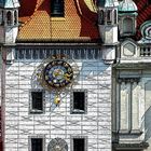 Die Uhr am alten Rathaus von München