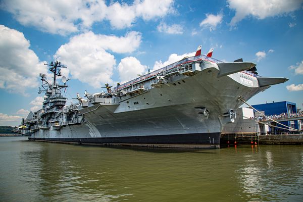 Die USS Intrepid (CV-11) 