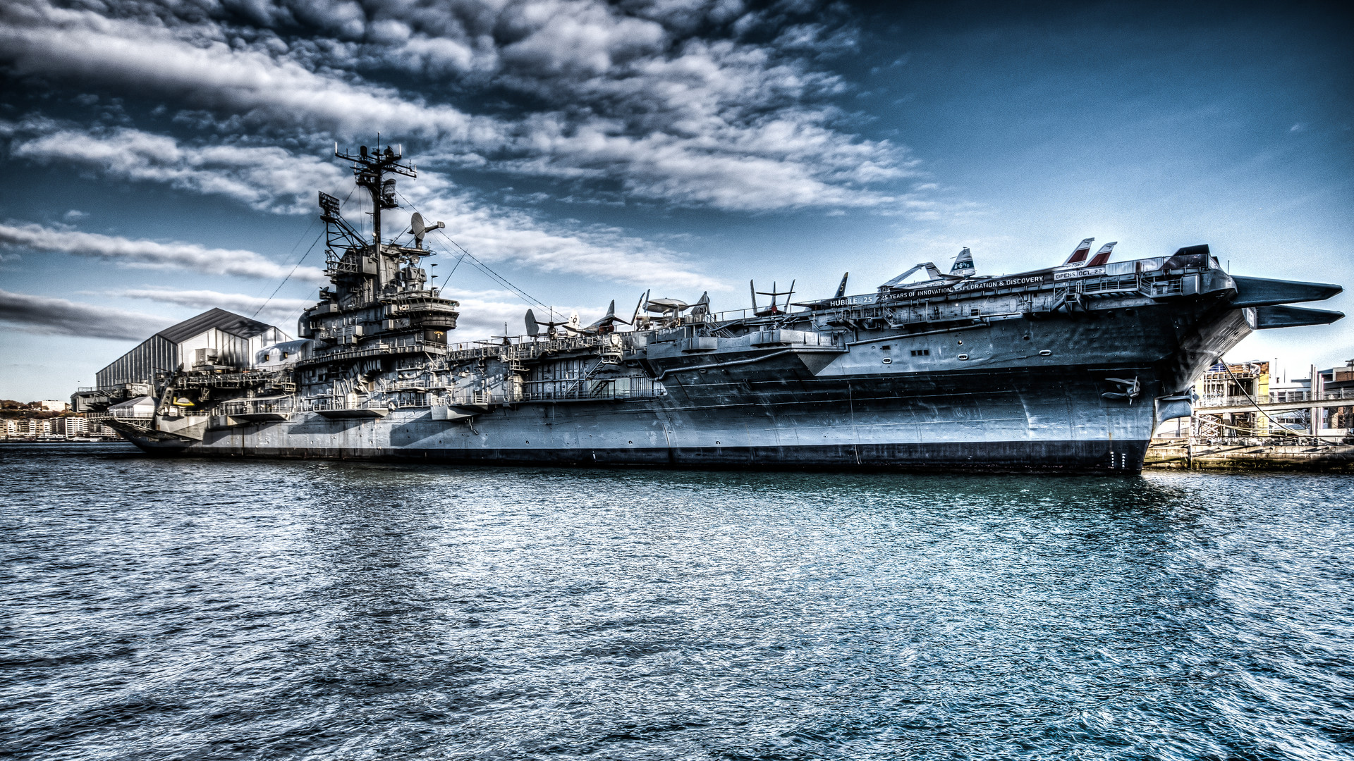 Die USS Intrepid (CV11) Mein erstes HDR Bild o) Foto & Bild