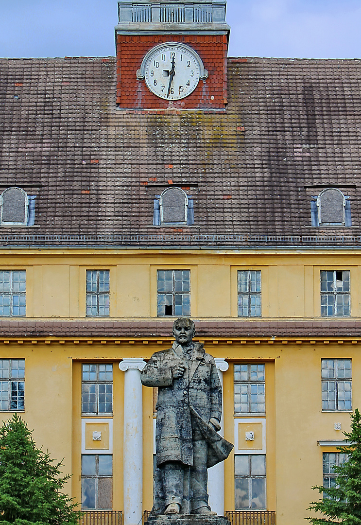 Die verbotene Stadt - haus der Offiziere - Teil 1