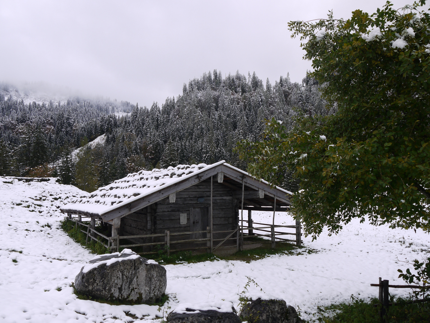 Die verschneite Bindalm