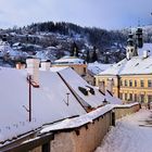 Die verschneiten Dächer von Stiavnica (Slowakei)