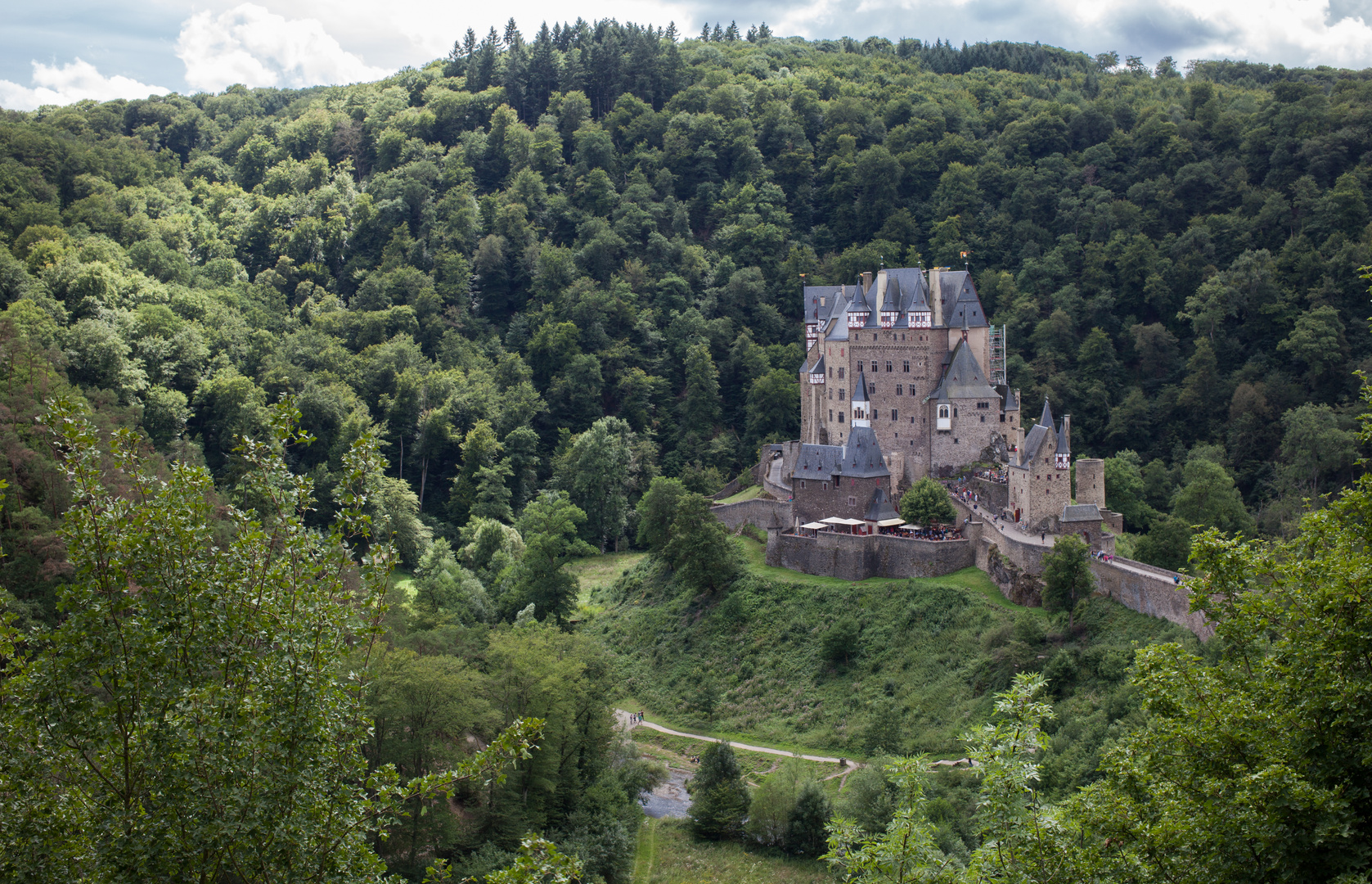 Die versteckte Burg