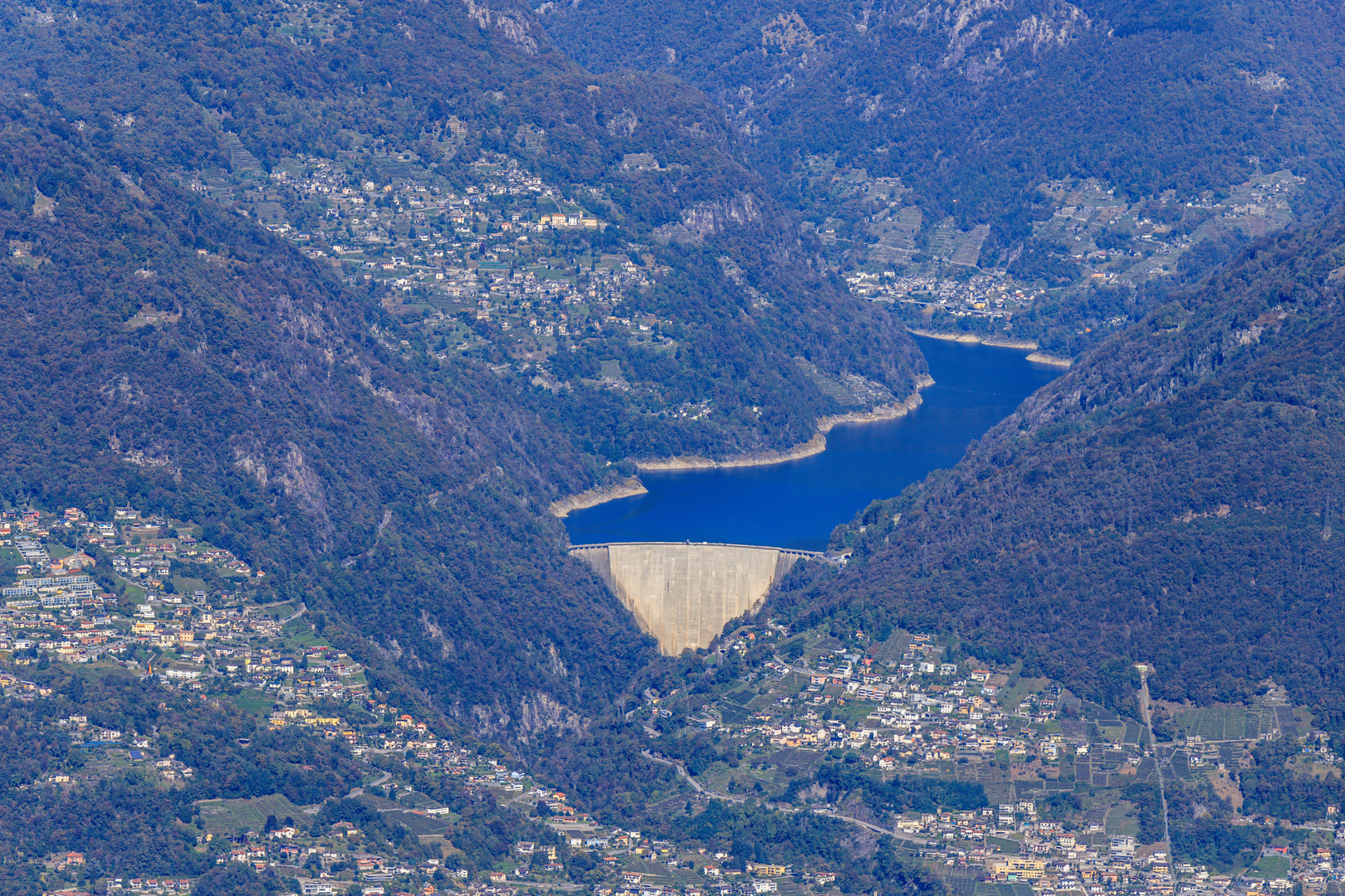 Die Verzasca Staumauer