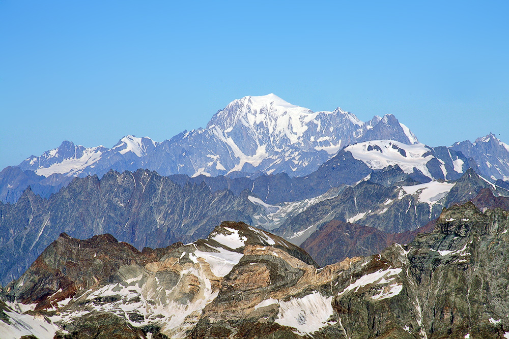 Die  Viertausender beim Mont Blanc bei großartiger Weitsicht, die...