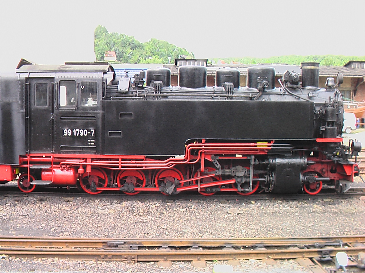 Die VII K als kalt abgestellte Lok im Bahnhof Freital-Hainsberg / Weißeritztalbahn