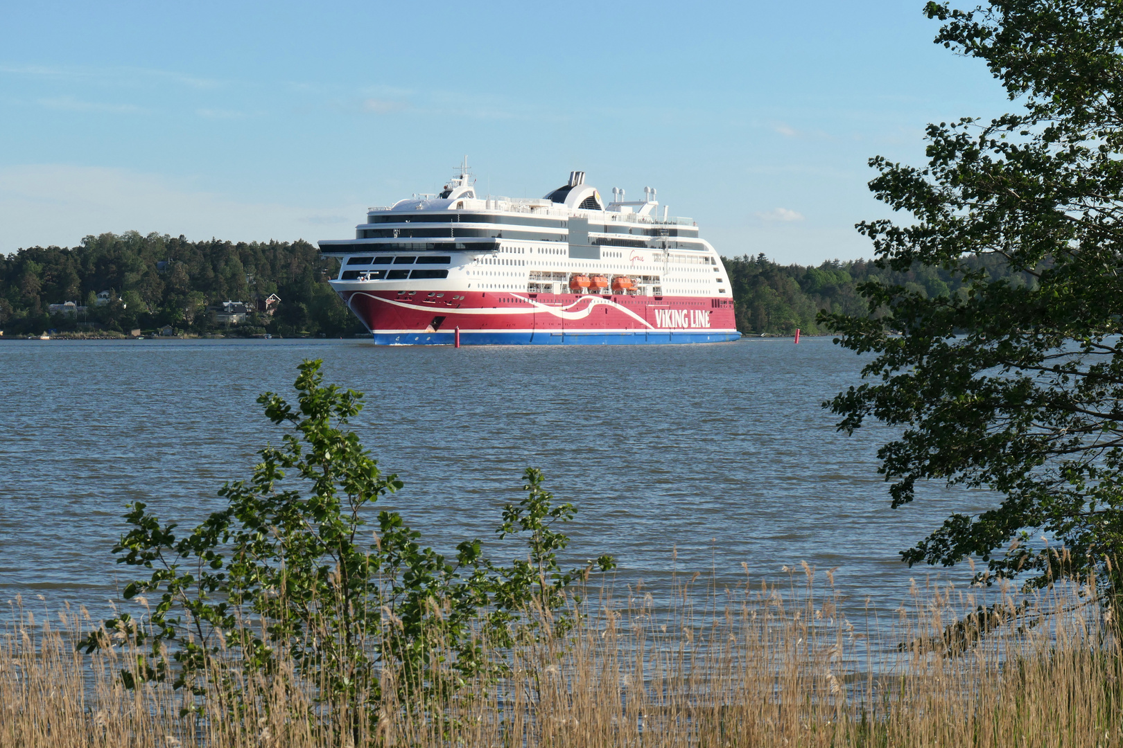 Die Viking Grace auf dem Weg durch den Bocksundet nach Turku/Åbo