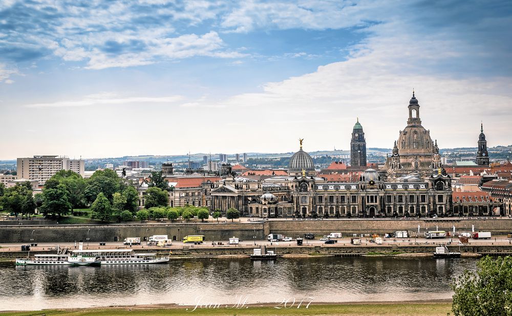 Die Vorbereitungen zum Stadtfest haben begonnen.