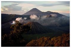 Die Vulkane Indonesiens werden sich das Rauchen wohl nie abgewöhnen ... Vulkanlandschaft auf Java