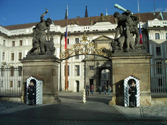 Die Wachen vor dem Schloss