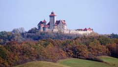 Die Wachsenburg hinter herbstlicher Kulisse