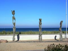 Die Wacht am Strand, mit Fahnenmast