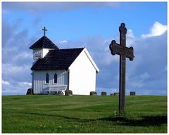 Die wahrscheinlich kleinste Kirche Norwegens ......