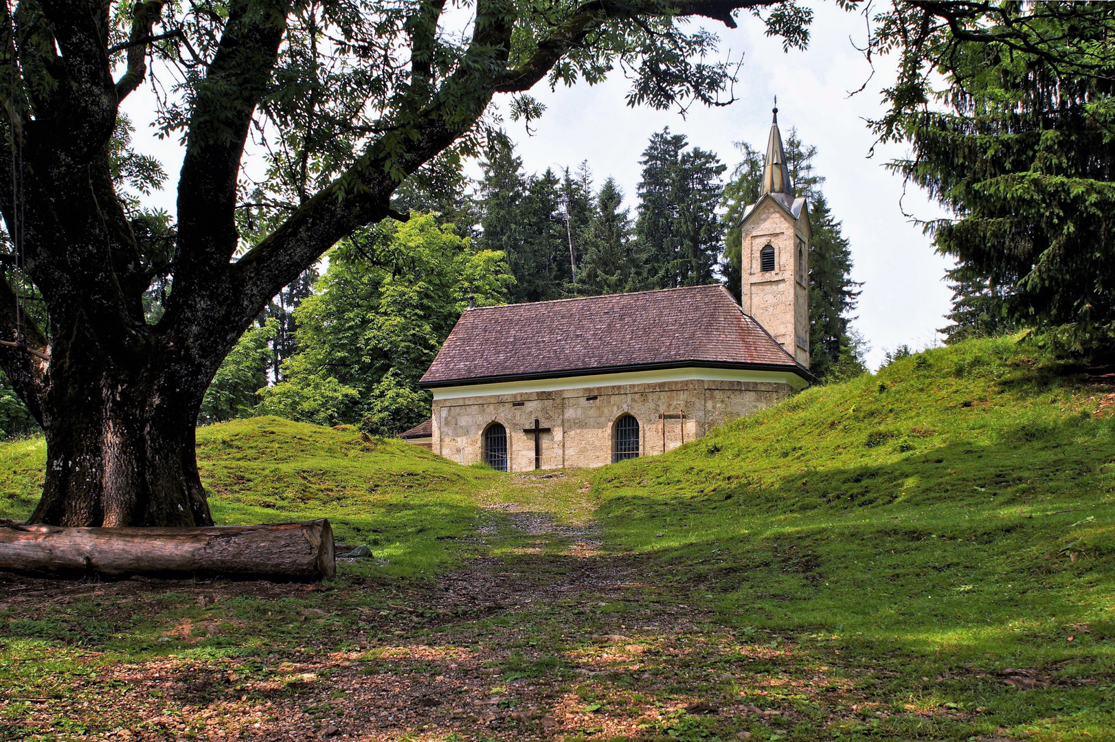 Die Wallfahrtskapelle am Nußlberg...