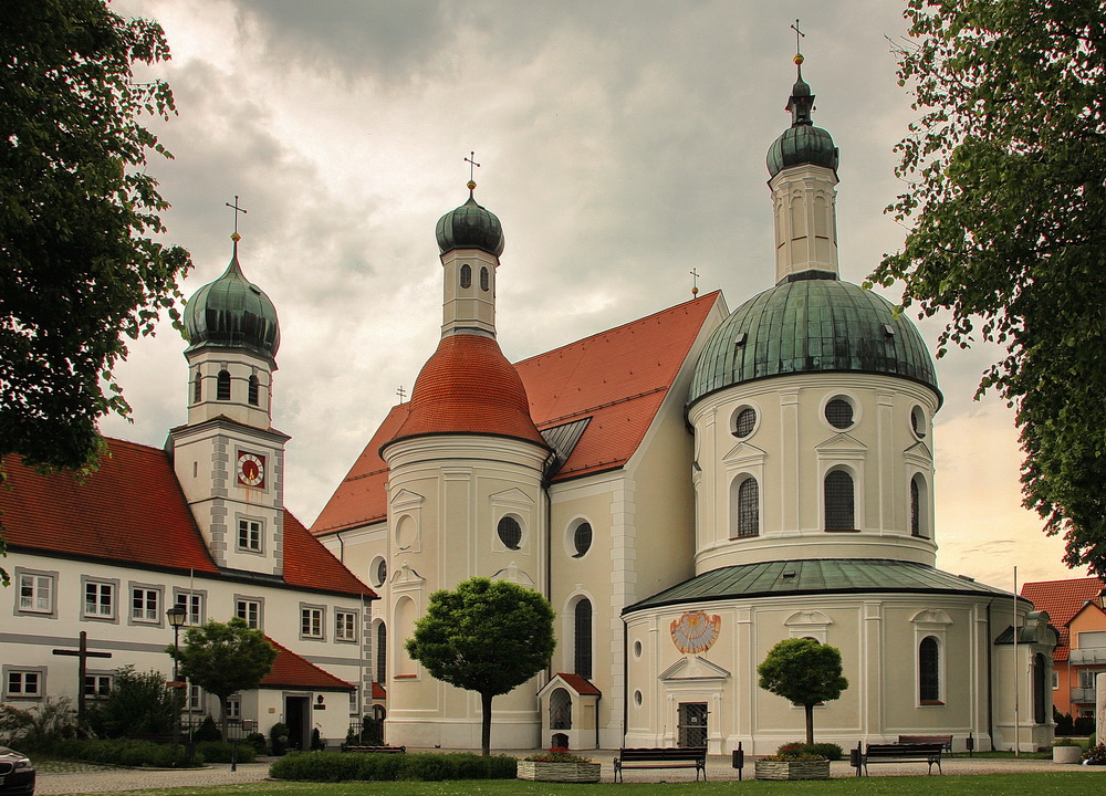 Die Wallfahrtskirche "Maria Hilf auf dem Lechfeld"