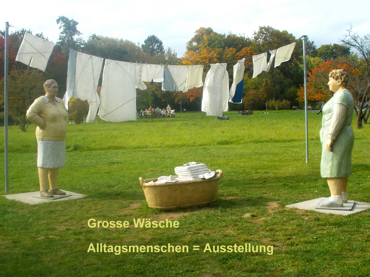 Die Waschfrauen und im Durchblick / Hintergrund die "Reise nach Jerusalem