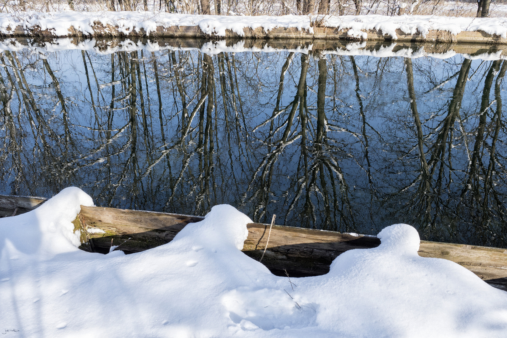 die Wasser tragen alles