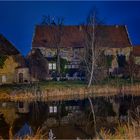 Die Wasserburg mit Wasser in Egeln