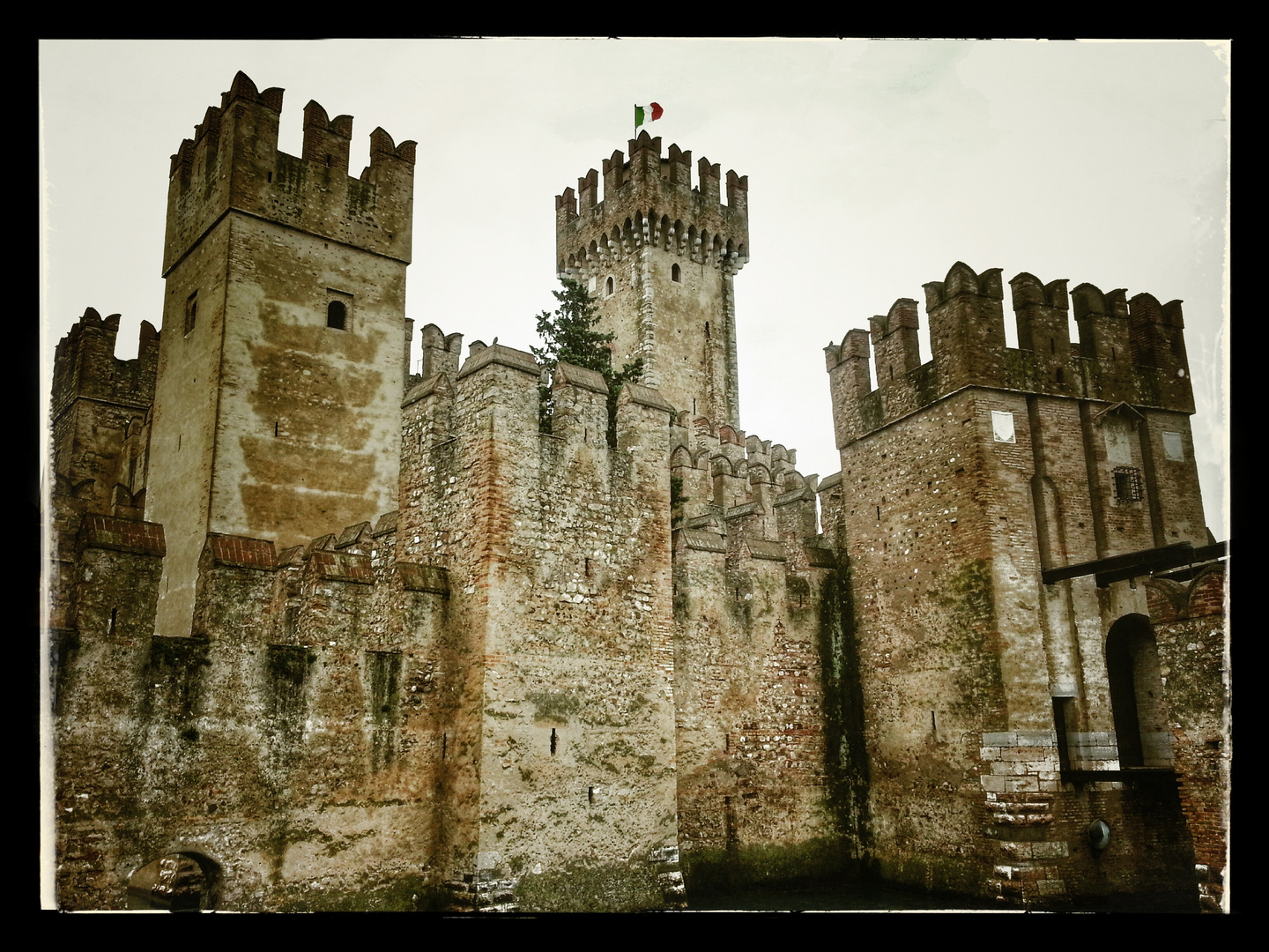 Die Wasserburg von Sirmione - Garda See