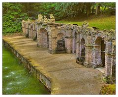 Die Wasserspeier am Beckenrand