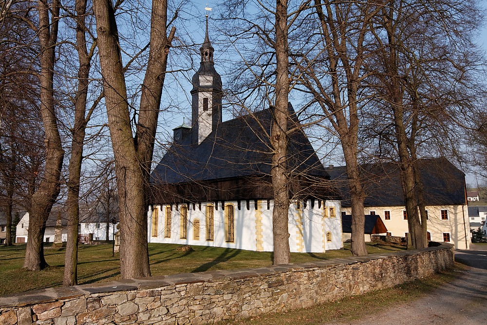 Die Wehrkirche ..