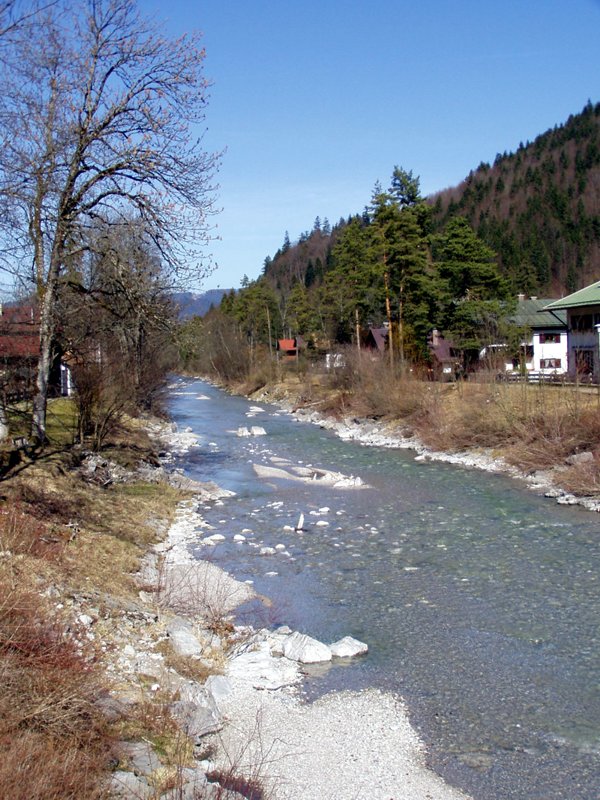 Die Weissach in Richtung Kreuth