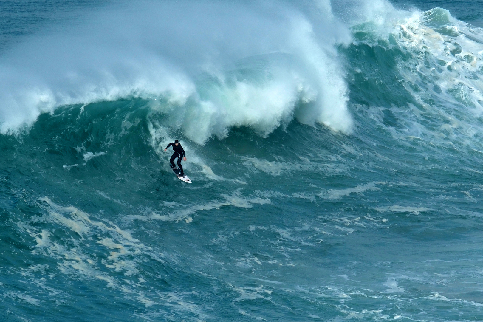 Die Wellen von Nazare 2