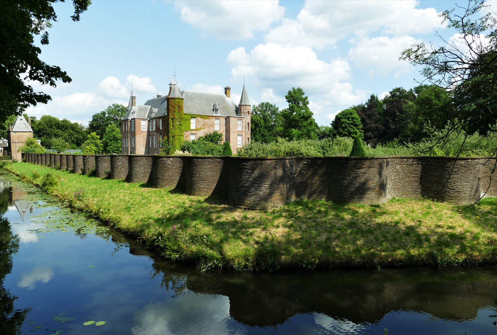 Die Wellenmauer