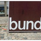 Die Welt ist bund und rund