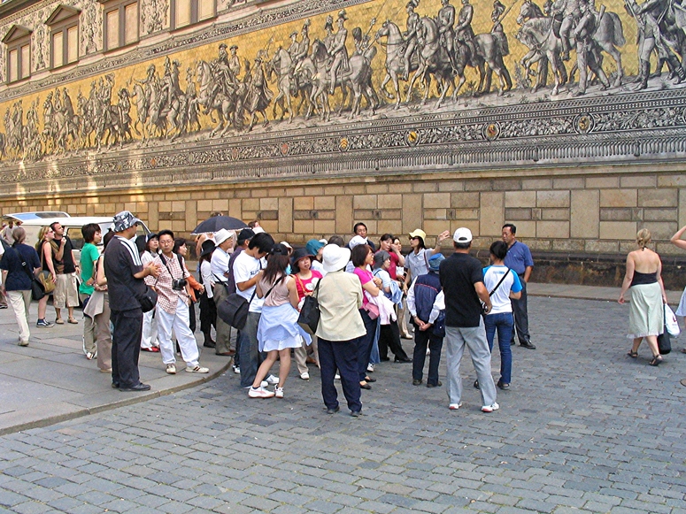 Die Welt trifft sich in Dresden