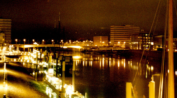 Die Weser bei Nacht