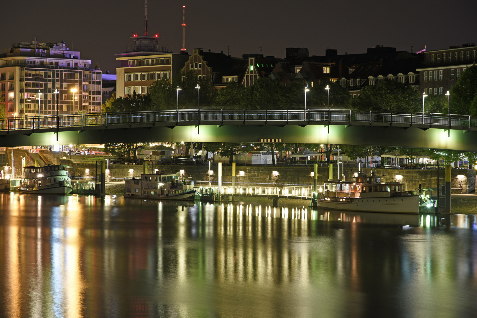 Die Weser bei Nacht