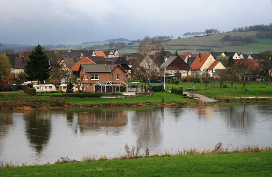 Die Weser im Novemberregen