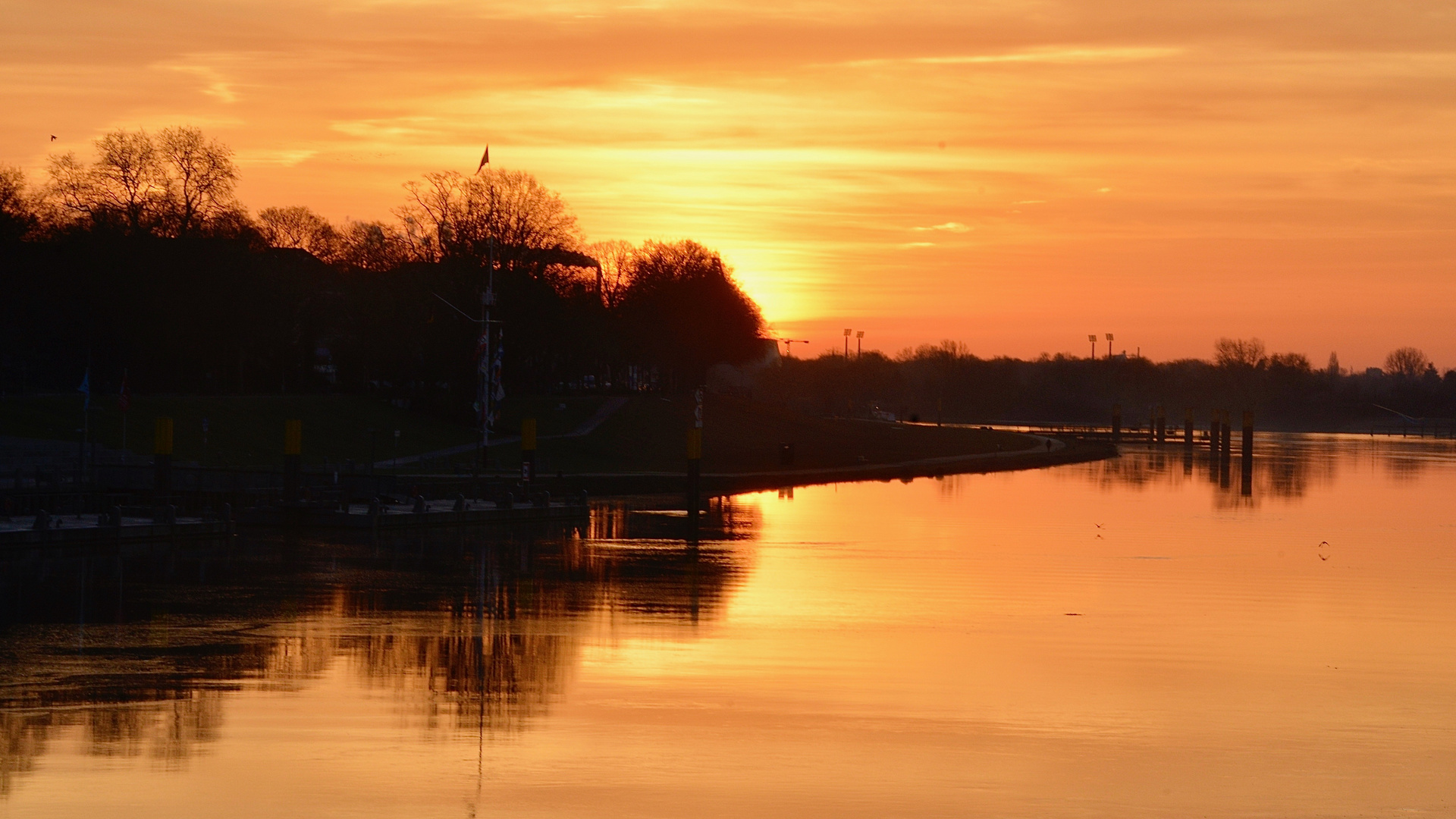 Die Weser in Flammen