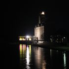 die Weser in Holzminden bei Nacht mit Speicher