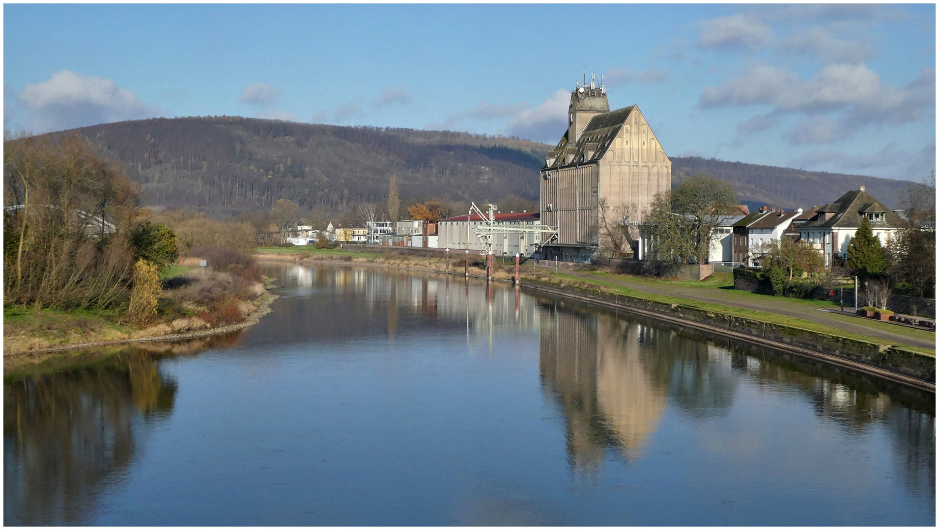 Die Weser mit Kornspeicher