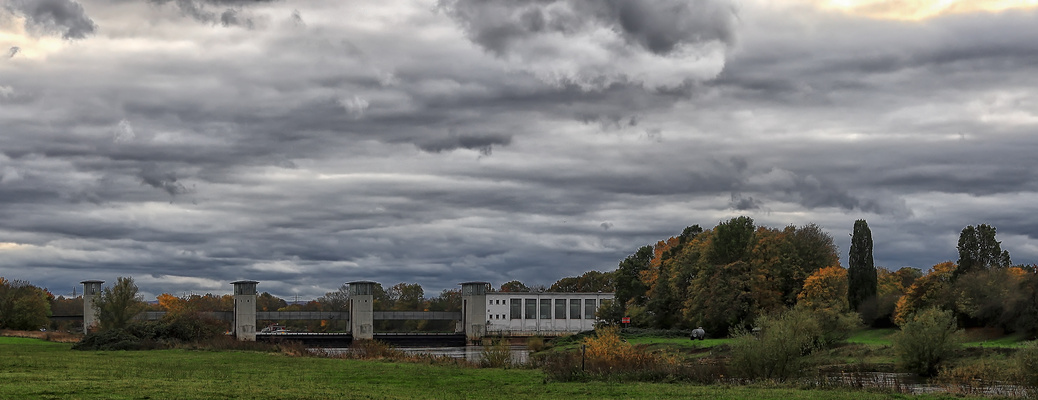 Die Weser - Staustufe Petershagen-Lahde