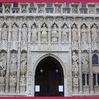 Die Westfassade der Kathedrale von Exeter