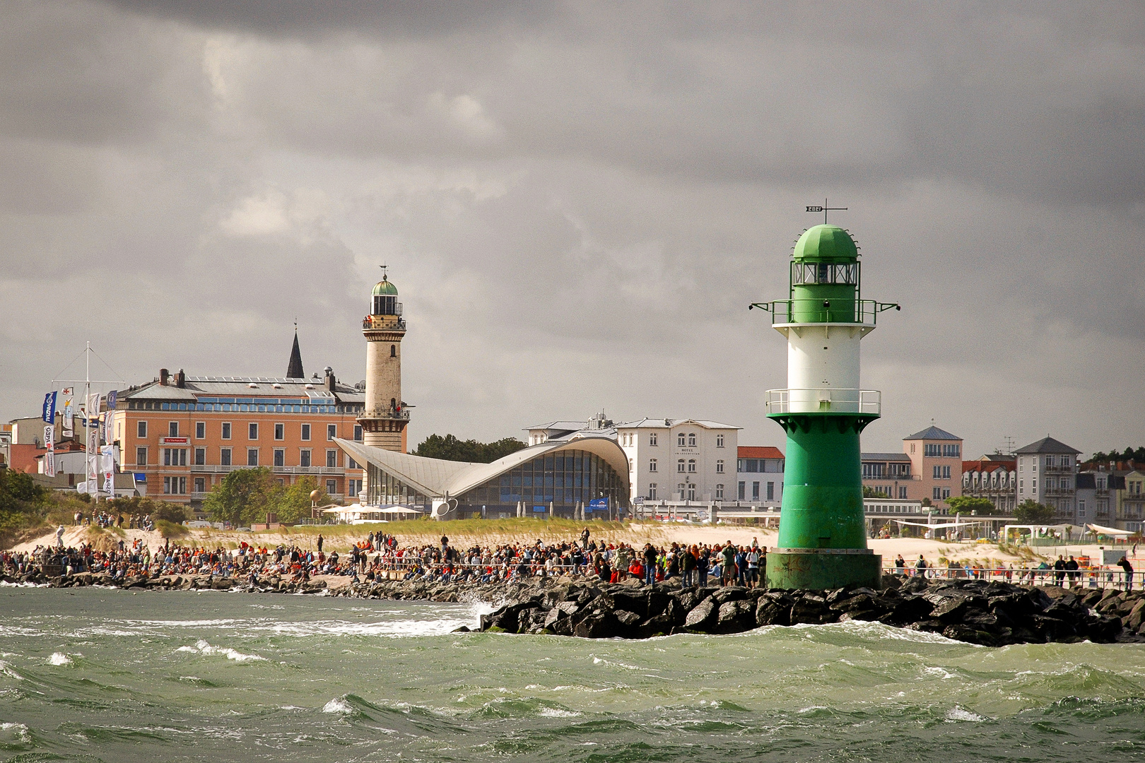 Die Westmole von Warnemünde