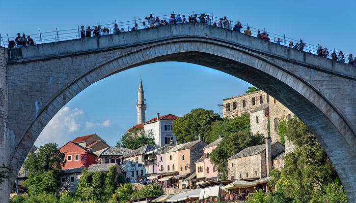 Die wieder aufgebaute Brücke