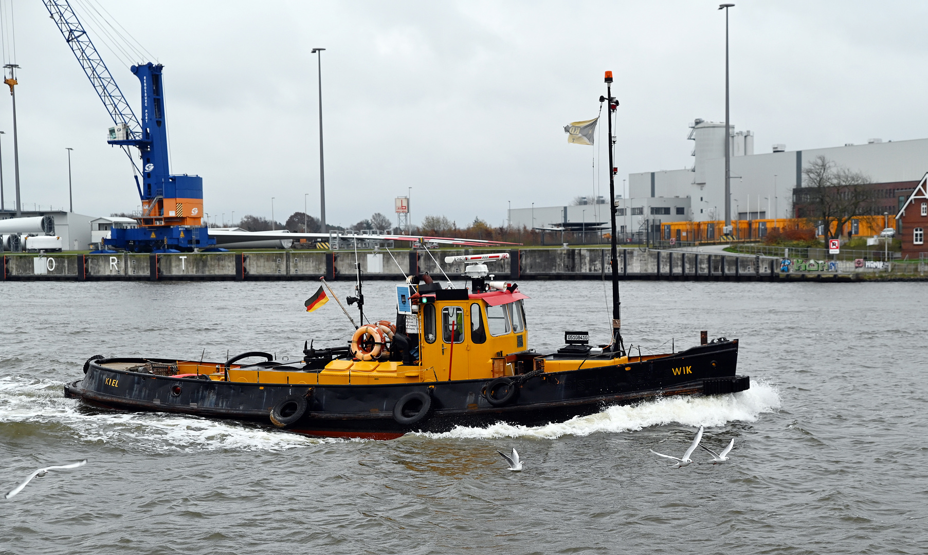 Die WIK im Nord-Ostsee-Kanal bei Rendsburg