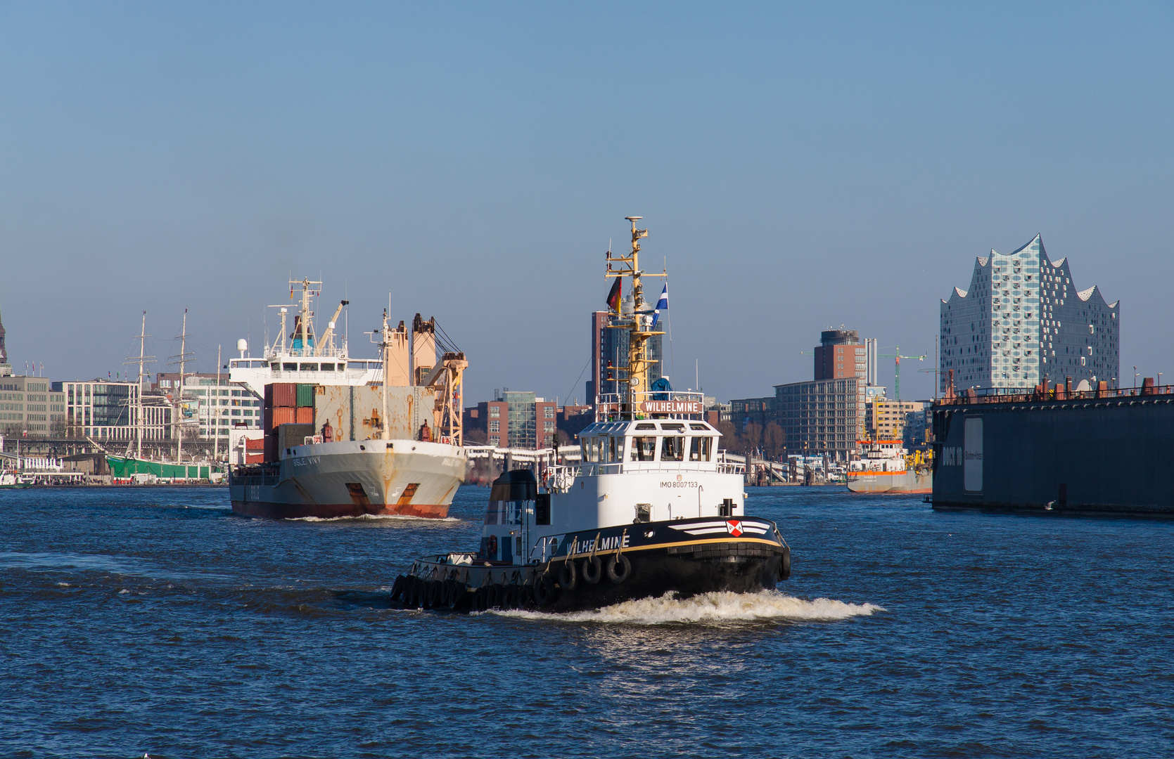 Die Wilhelmine unterwegs im Hamburger Hafen