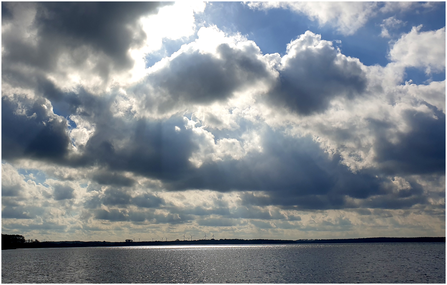 Die Windräder an der Ostseeküste ...