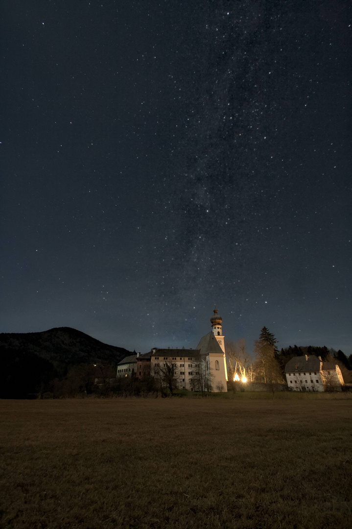 Die Wintermilchstraße überm Kloster Höglwörth