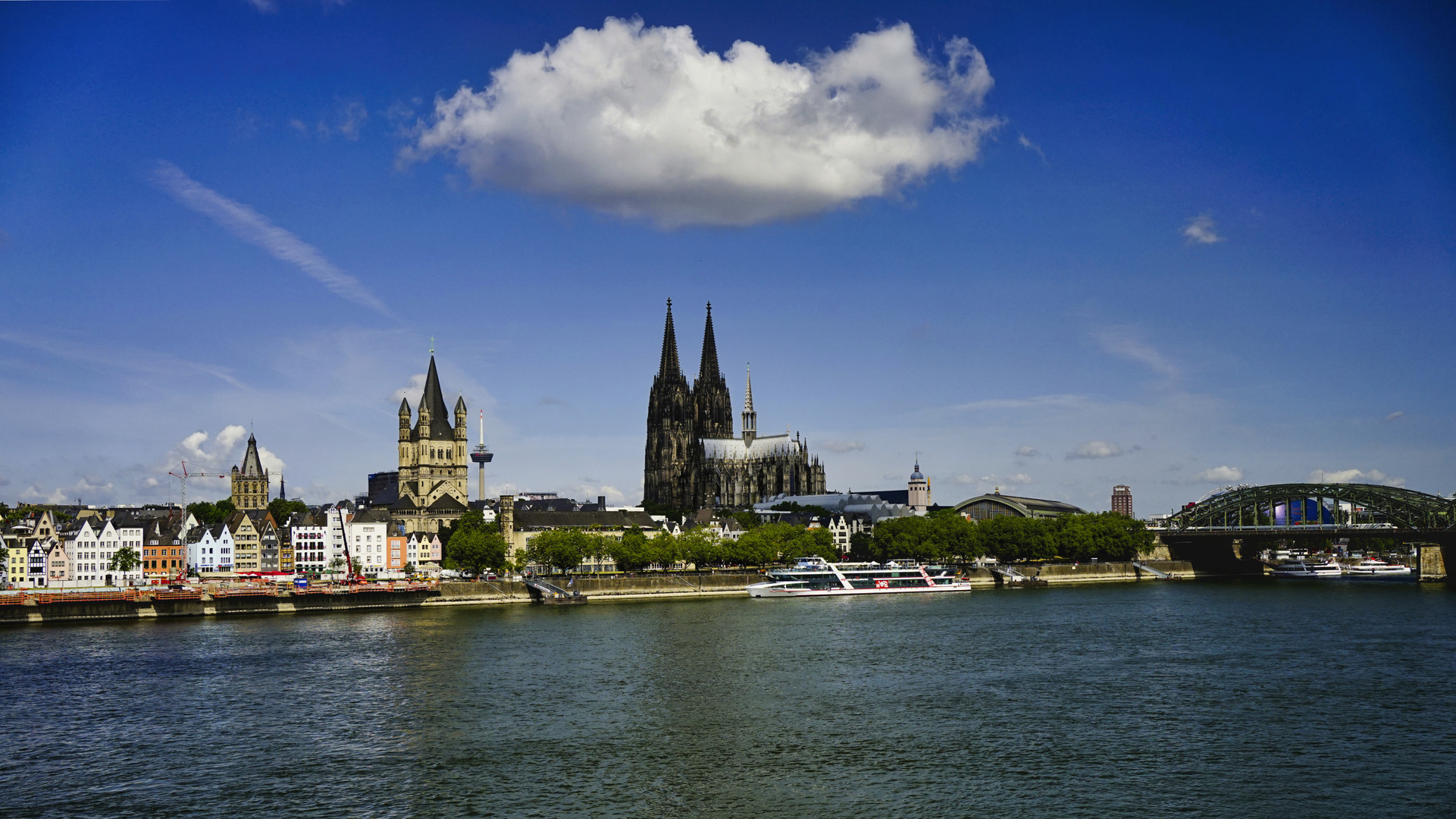 Die Wolke und der Dom