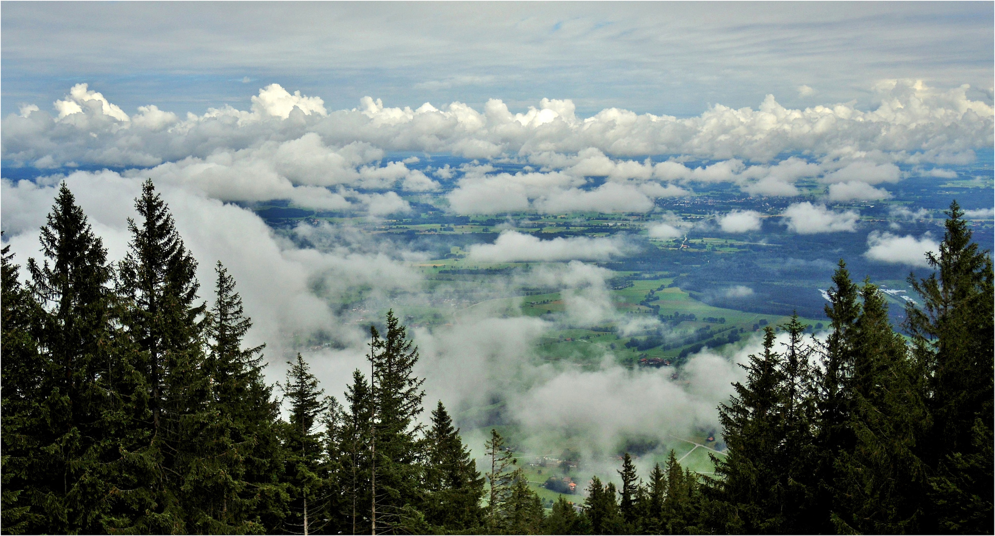 Die Wolken - der Atem der Erde…