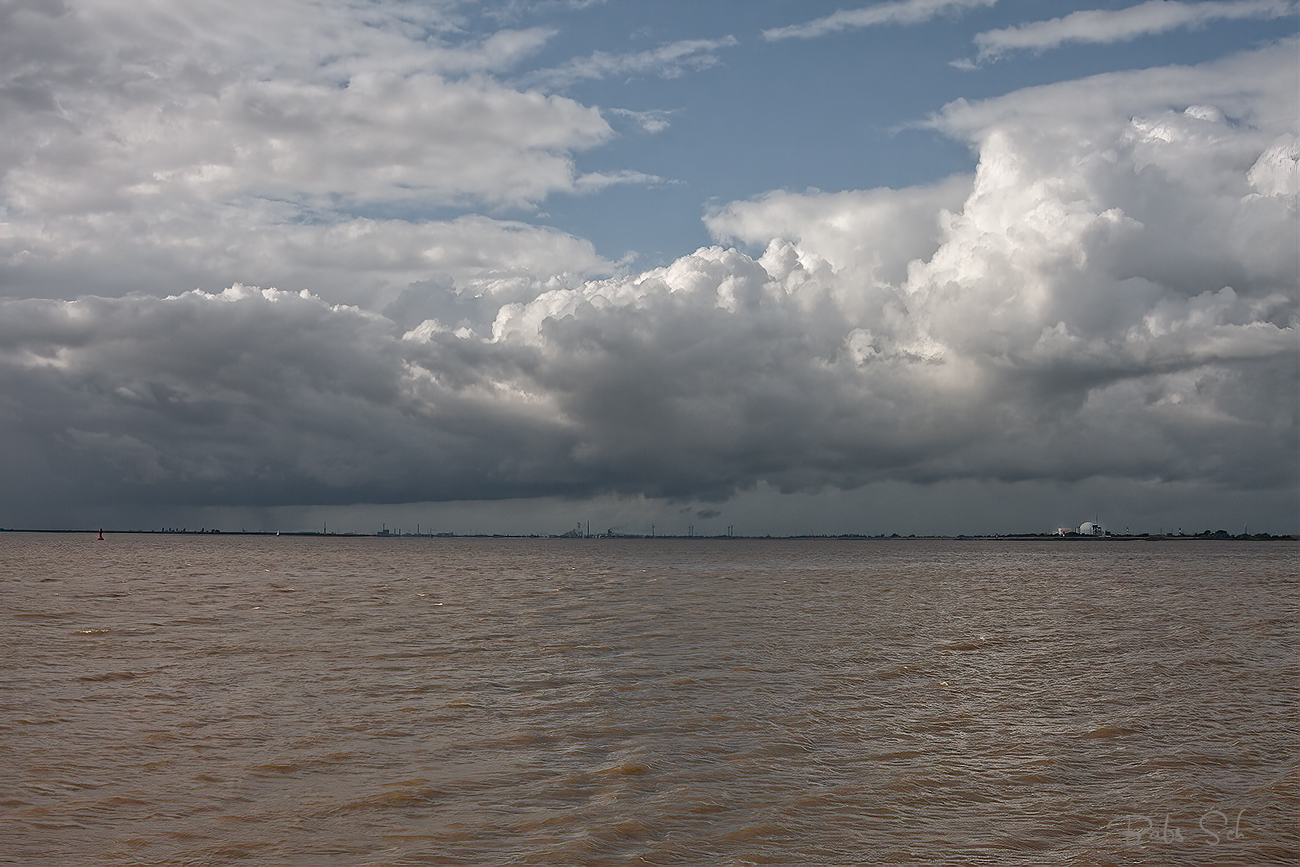 Die Wolken hängen tief