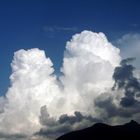 Die Wolken streiten sich schön oder schlecht Wetter