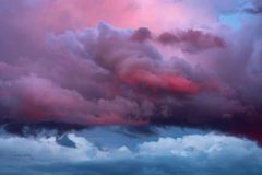 Die Wolken tun sich auf