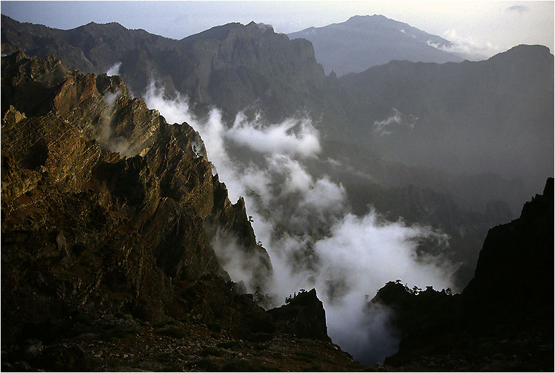 Die Wolken ziehen in die Täler